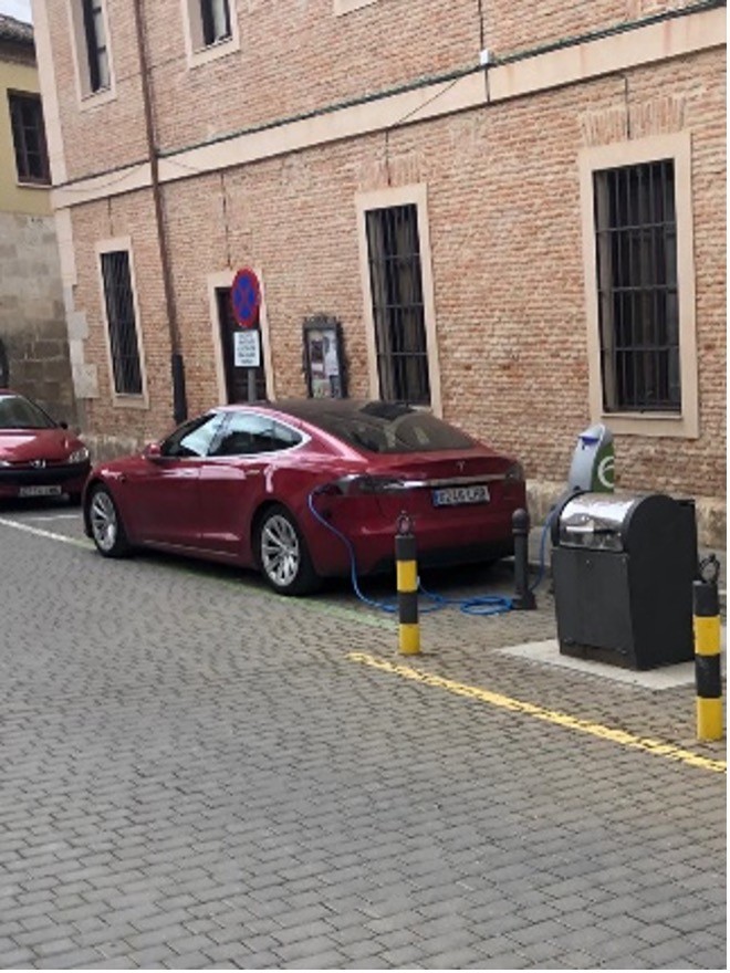 Punto de recarga coches el&eacute;ctricos